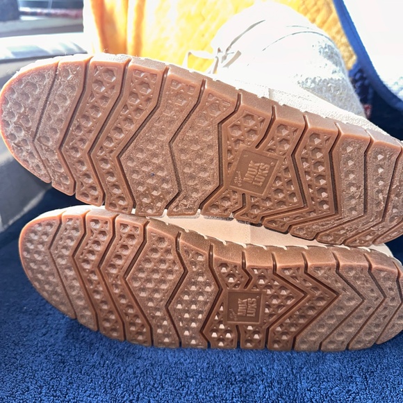 Muk Luks Snow Boot Leather 9.5 Sand,, Knee High - Picture 9 of 10